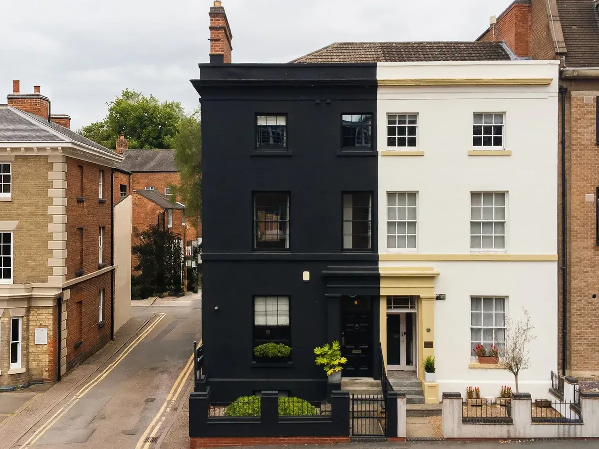 Best of 2025: Architecture 5 black facade Best of 2025: Architecture