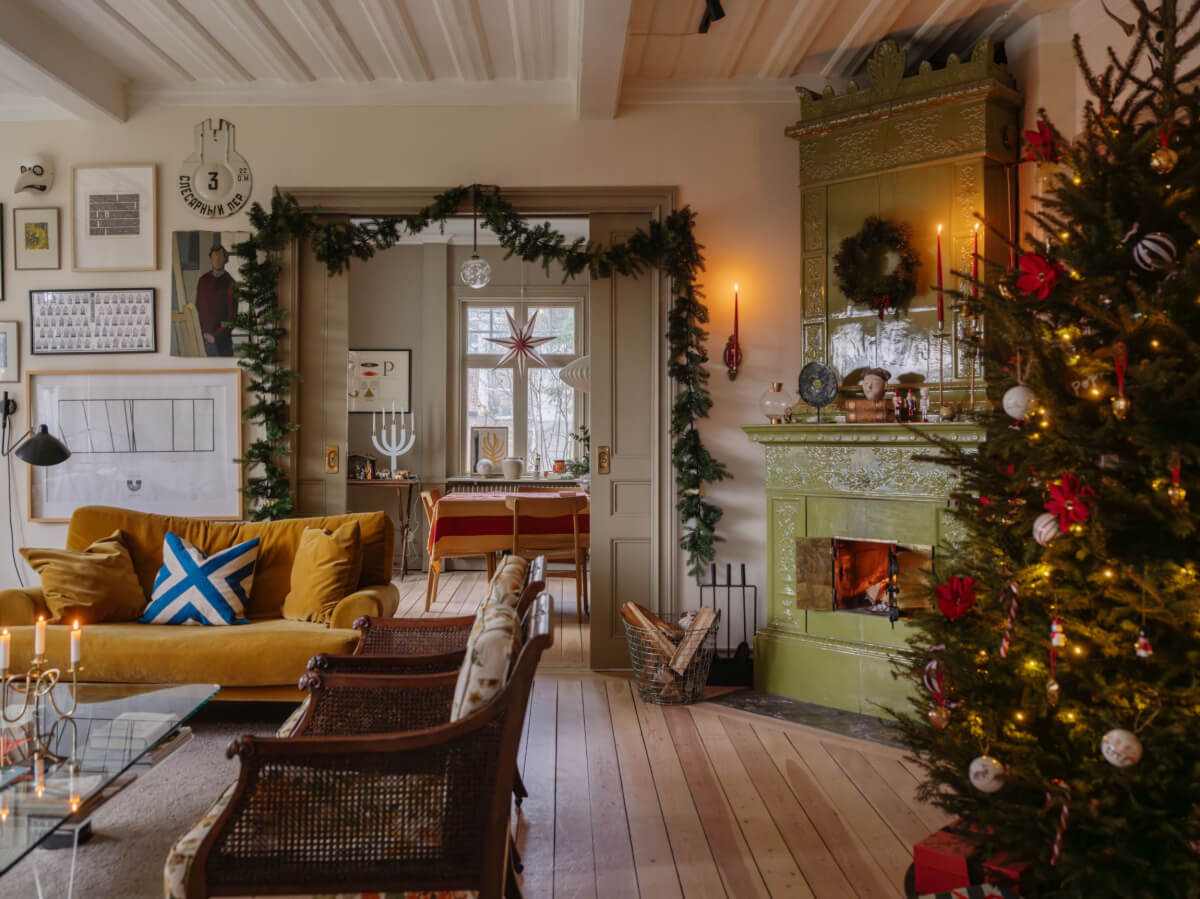 cozy living room decorated for christmas