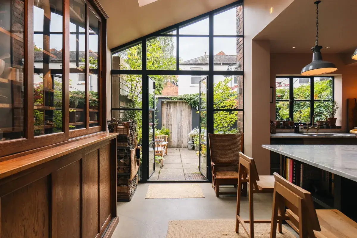 A Renovated Georgian Townhouse with a Stunning Kitchen Extension 13 glass doors A Renovated Georgian Townhouse with a Stunning Kitchen Extension