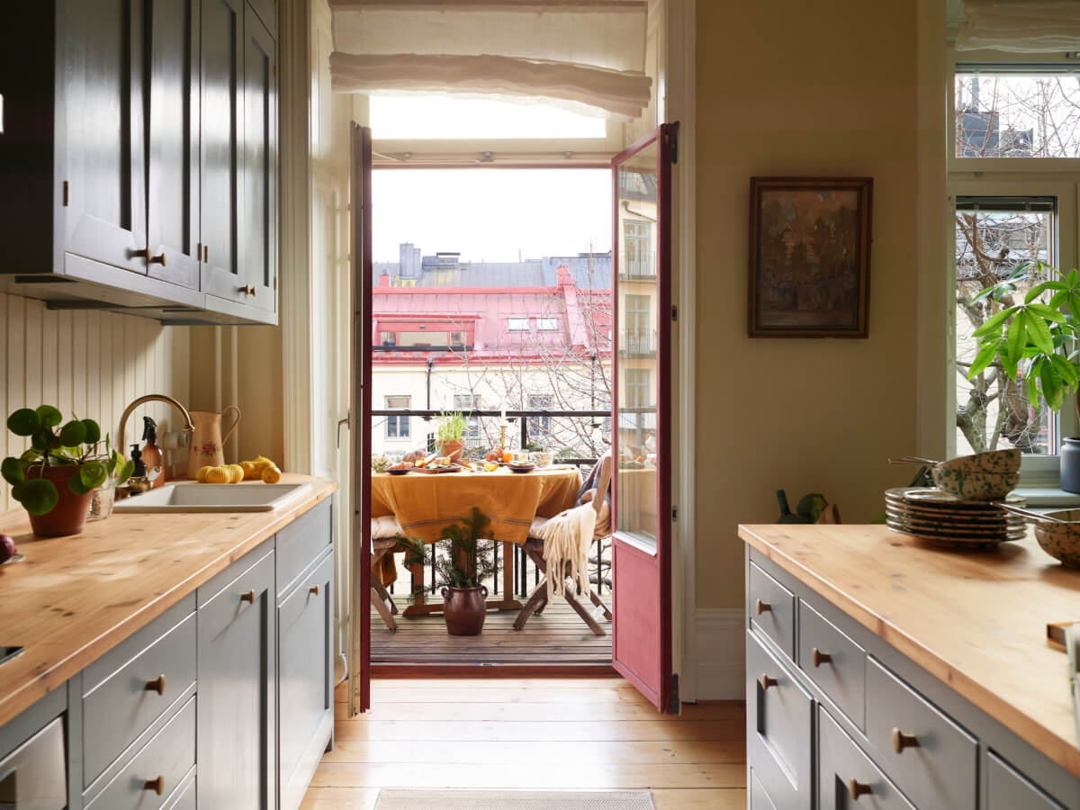 kitchen wooden countertop balcony acces