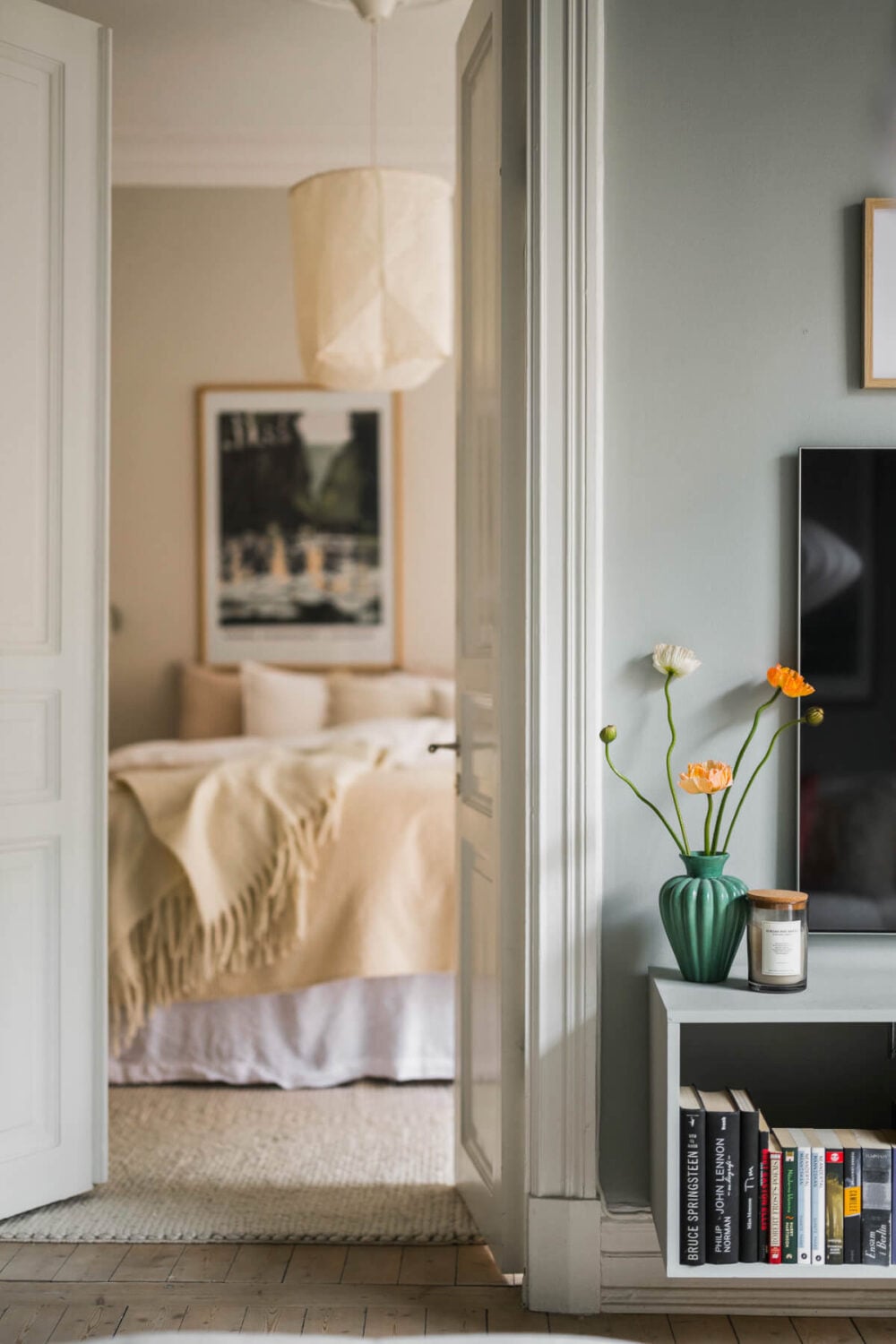 An Early 20th-Century Apartment with a Pink Kitchen 8 living room detail flowers