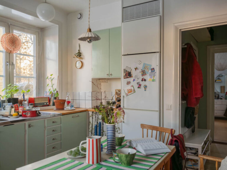 Image showcasing A Charming and Light-Filled Studio Apartment in Stockholm - The Nordroom