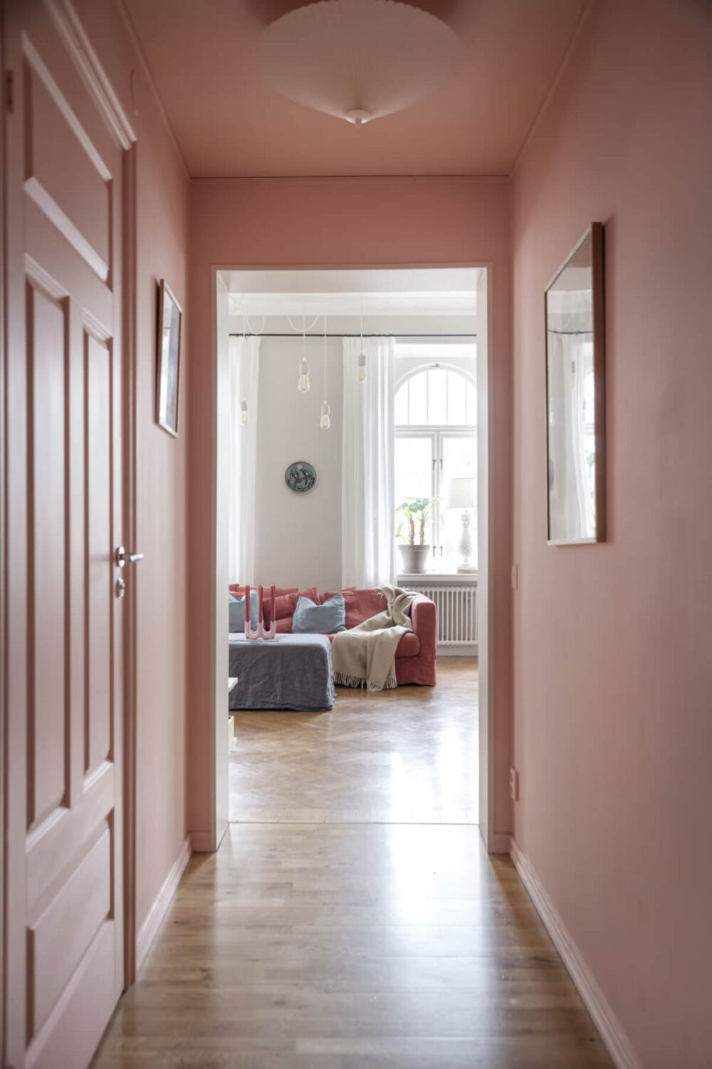 Large Rooms in an Art Nouveau Apartment in Sweden 6 pink hallway
