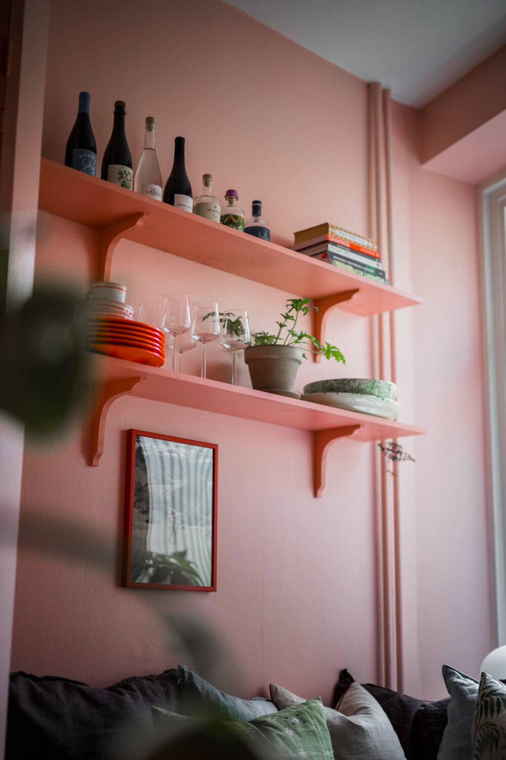 An Early 20th-Century Apartment with a Pink Kitchen 28 pink shelves