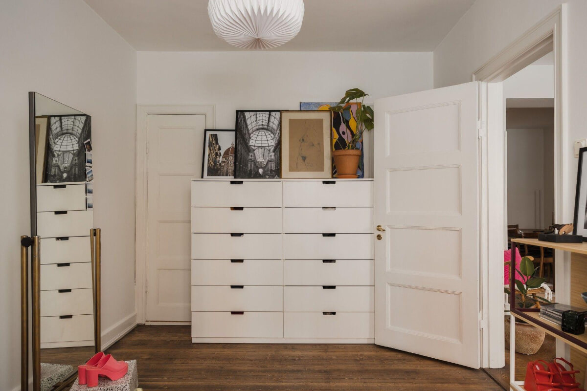 Natural Tones and Original Elements in a 1930s Apartment 15 white bedroom dressers
