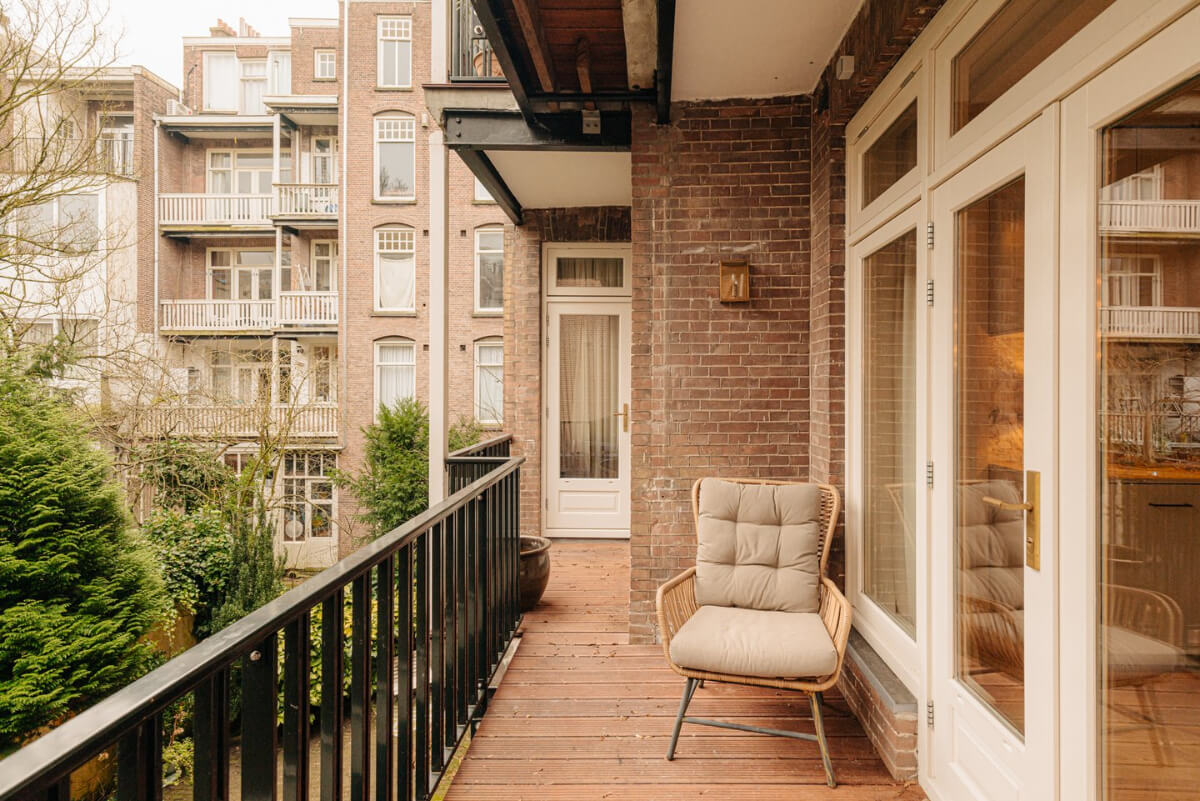 balcony