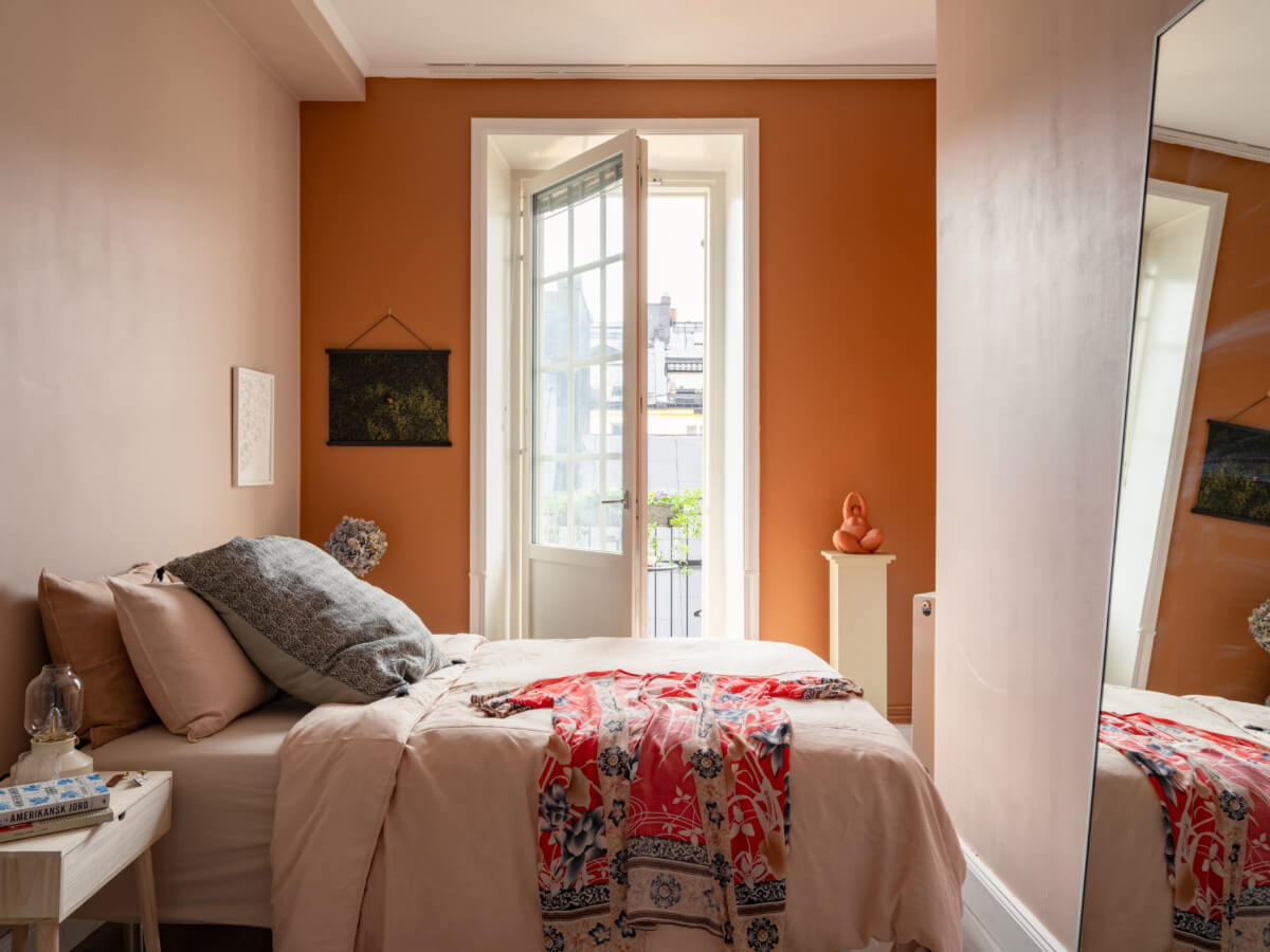 bedroom pink and orange walls