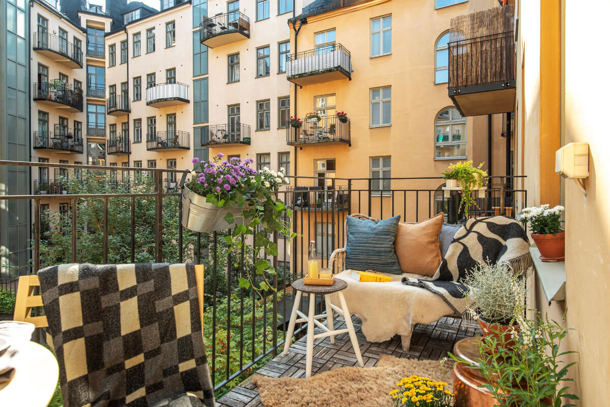 Rooms with Unique Shapes in a Lovely Swedish Apartment 6 courtyard balcony