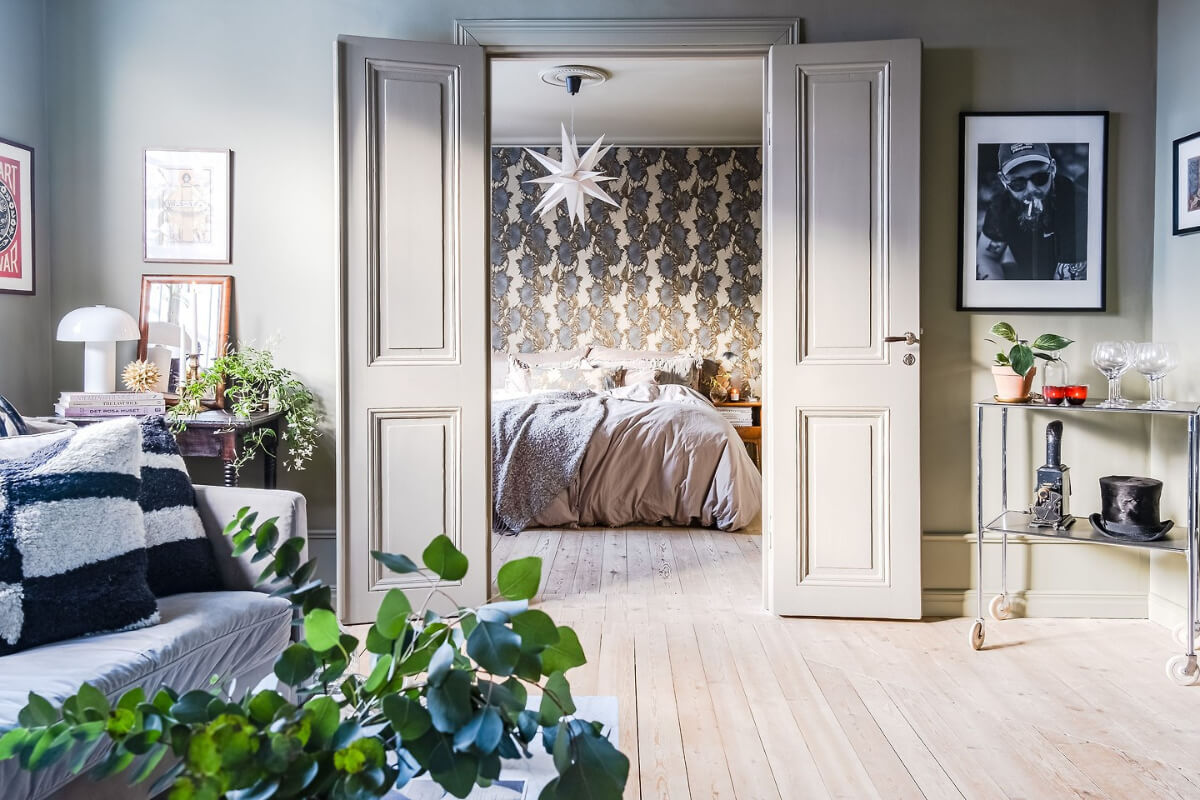 A Charming Duplex Apartment with a Stunning Kitchen 10 double doors to bedroom