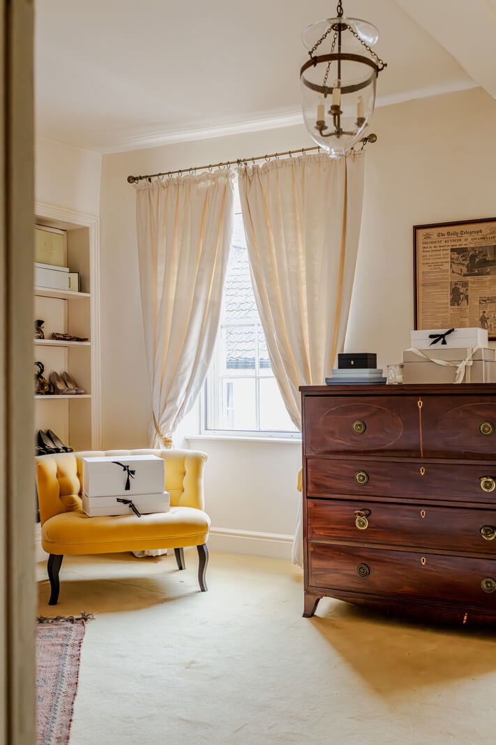 Period Features and Color in a Pretty Georgian House 23 dressing room