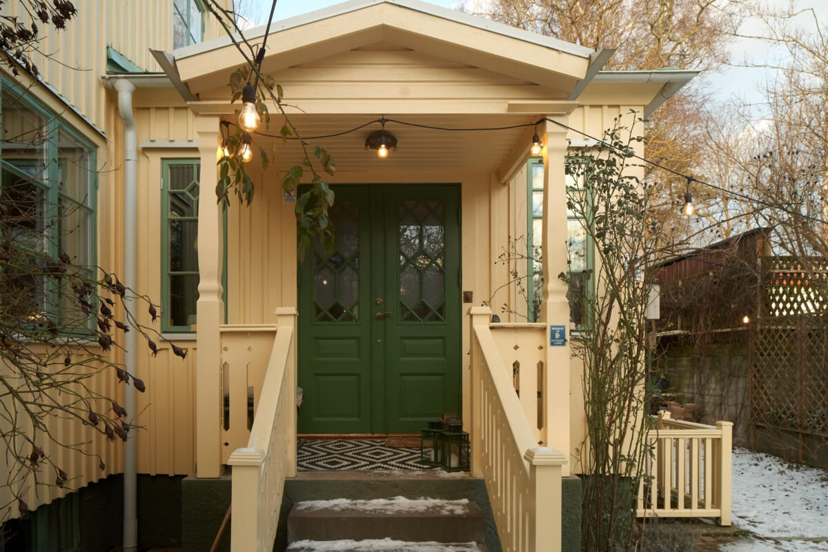 entry porch green doors