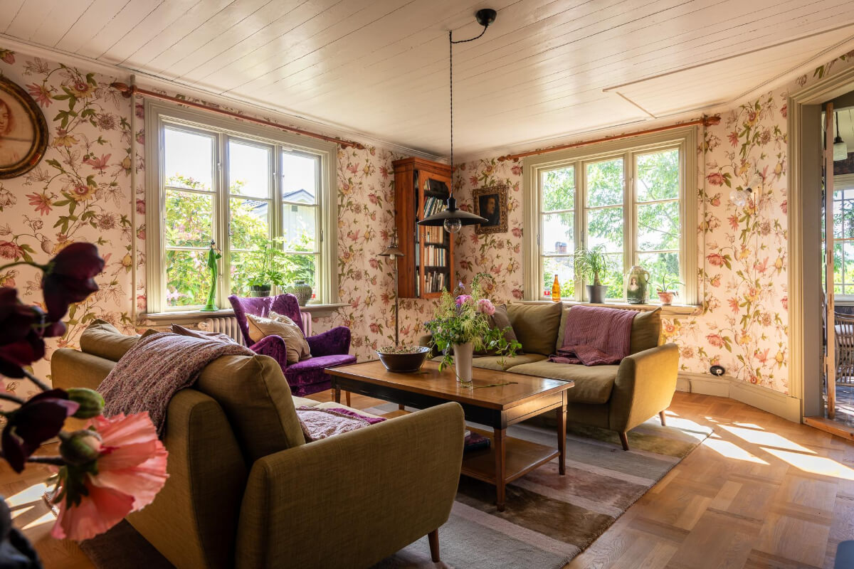 floral wallpaper living room