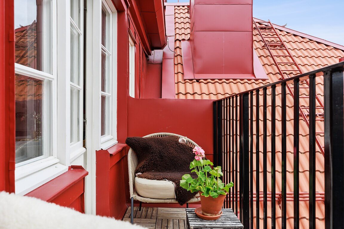 A Stockholm Apartment with a Light Yellow Kitchen 10 small balcony