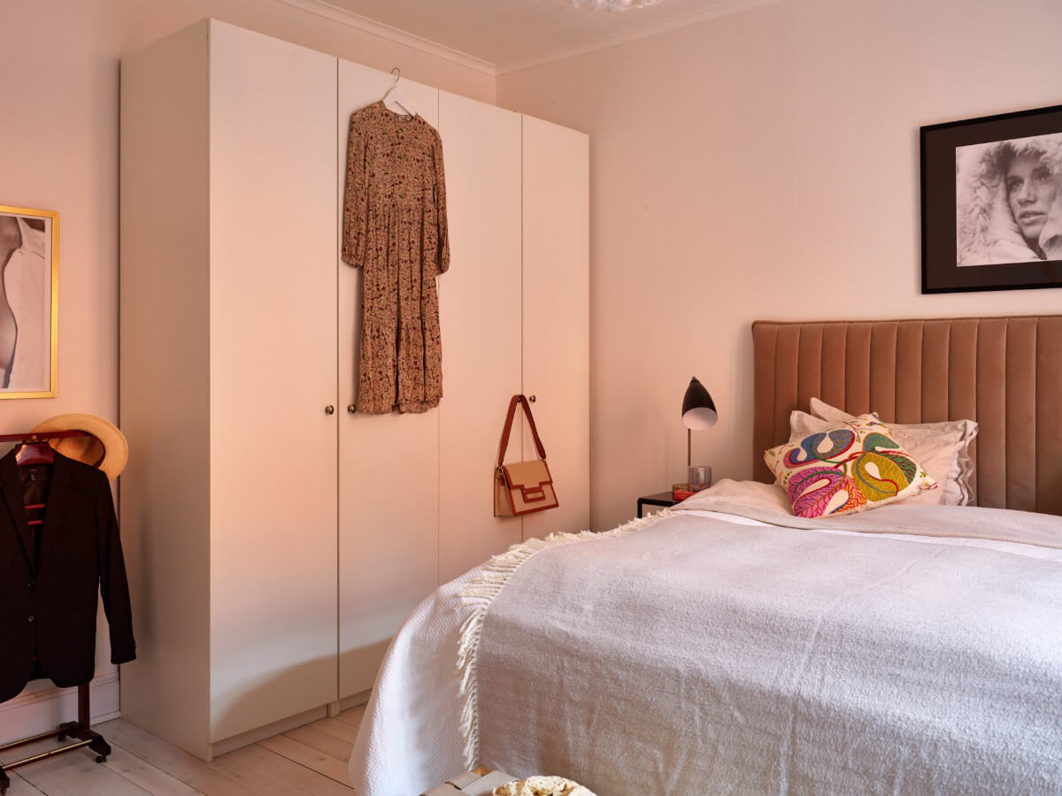 A Two-Bedroom Apartment with a Charming Bathroom 15 velvet headboard