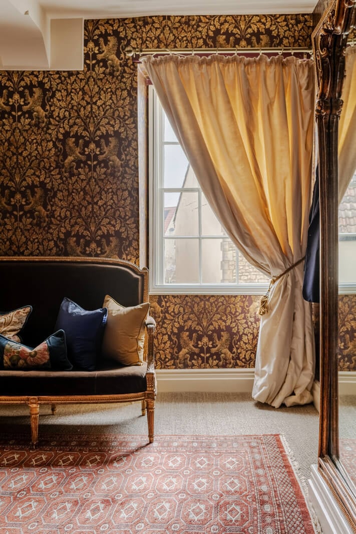 Period Features and Color in a Pretty Georgian House 21 wallpaper bedroom