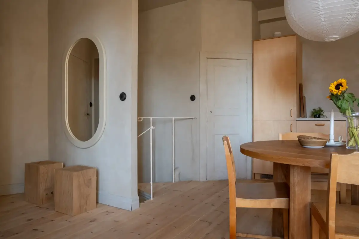 Gray Plaster Walls in a Contemporary Duplex Apartment 13 MED010EBAA7437F4DCAB5FC77BA72BC3BD6 Gray Plaster Walls in a Contemporary Duplex Apartment