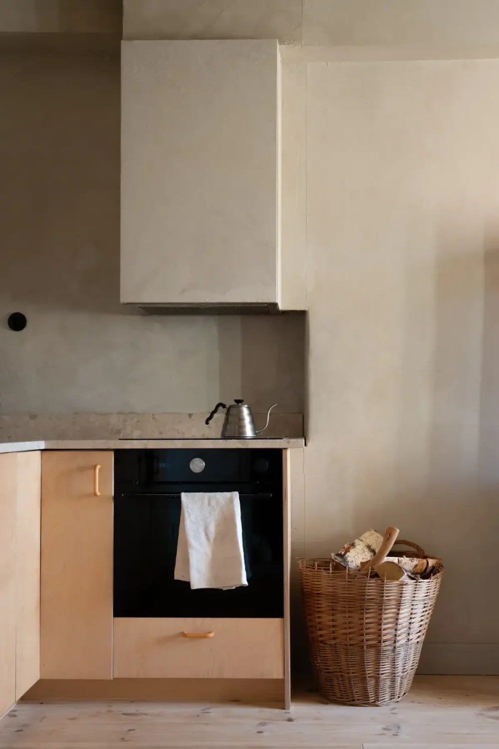 Gray Plaster Walls in a Contemporary Duplex Apartment 3 MED1BD9070DB53F4983B00D7134F3F7FC24 Gray Plaster Walls in a Contemporary Duplex Apartment