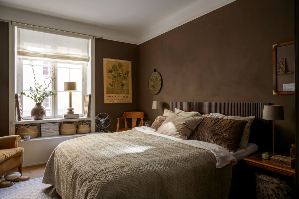 A Cozy Courtyard Apartment with a Brown Bedroom 15 MED1F48270350C24EA395EE293867D8CBB2 2820x1880 1 A Cozy Courtyard Apartment with a Brown Bedroom