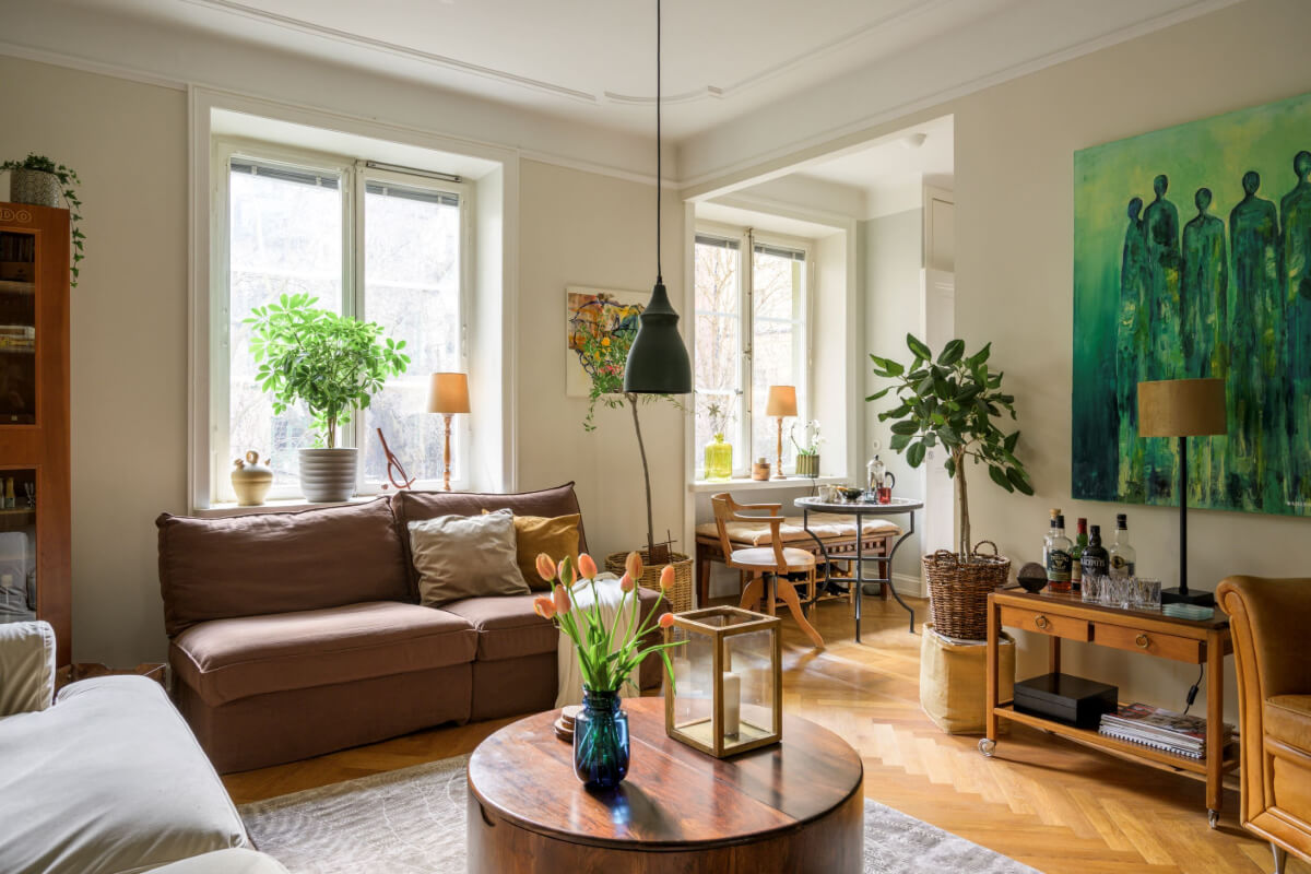 A Cozy Courtyard Apartment with a Brown Bedroom 3 MED27DB728441424A2BB9B20320A46AEE6C 2820x1880 1 A Cozy Courtyard Apartment with a Brown Bedroom