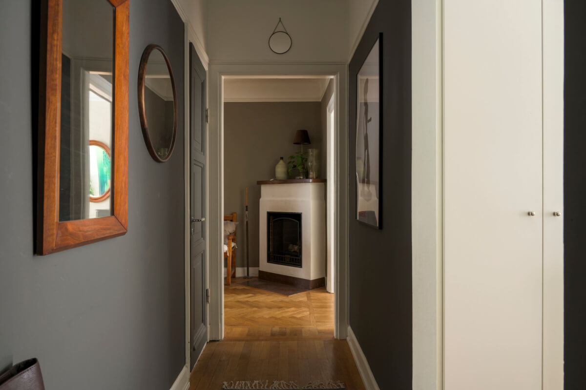 A Cozy Courtyard Apartment with a Brown Bedroom 20 MED912754CF3E094DEA867F148649CB4ECF 2820x1880 1 A Cozy Courtyard Apartment with a Brown Bedroom