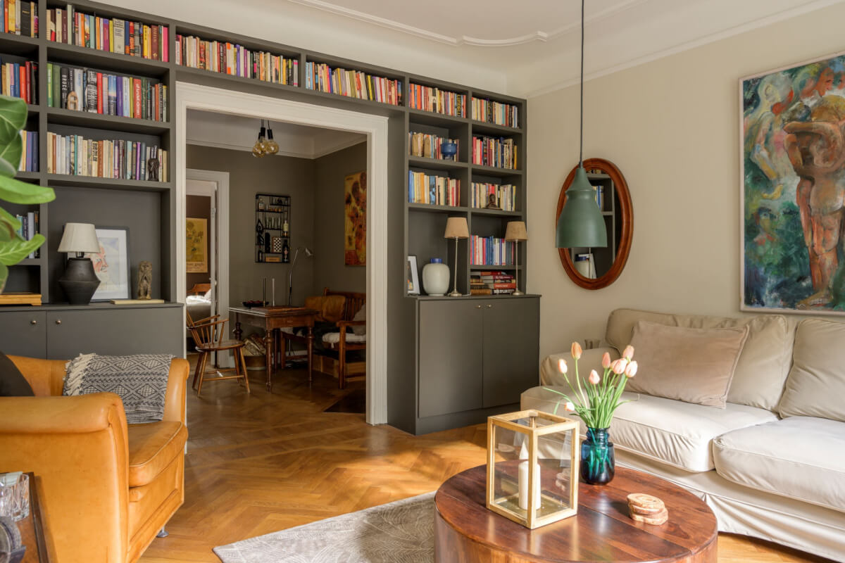 A Cozy Courtyard Apartment with a Brown Bedroom 6 MEDBD516672ABFC4E4A9B4642BF27CC82EF 2820x1880 1 A Cozy Courtyard Apartment with a Brown Bedroom