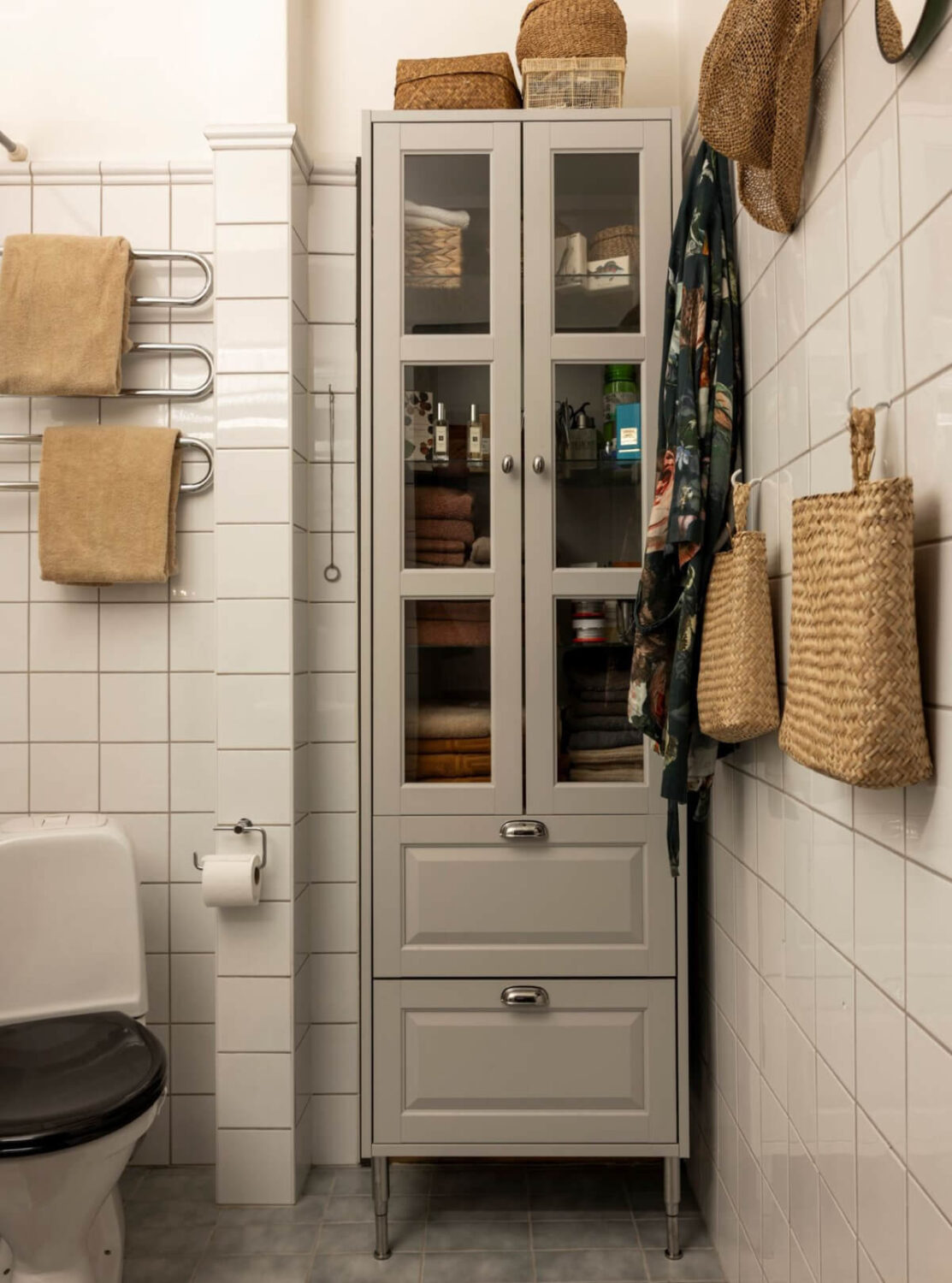 A Cozy Courtyard Apartment with a Brown Bedroom 21 MEDC45FAAB1CDCF416596DE90040F32CB55 2820x1880 1 A Cozy Courtyard Apartment with a Brown Bedroom