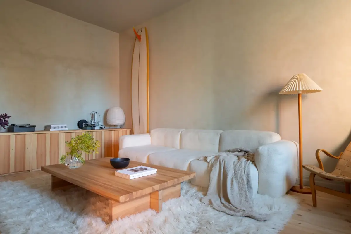 Gray Plaster Walls in a Contemporary Duplex Apartment 10 MEDC463958DE261426687071D3A036F9A7B Gray Plaster Walls in a Contemporary Duplex Apartment