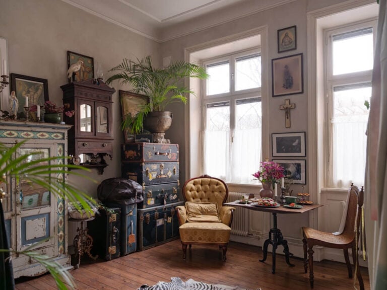 antique studio apartment stockholm