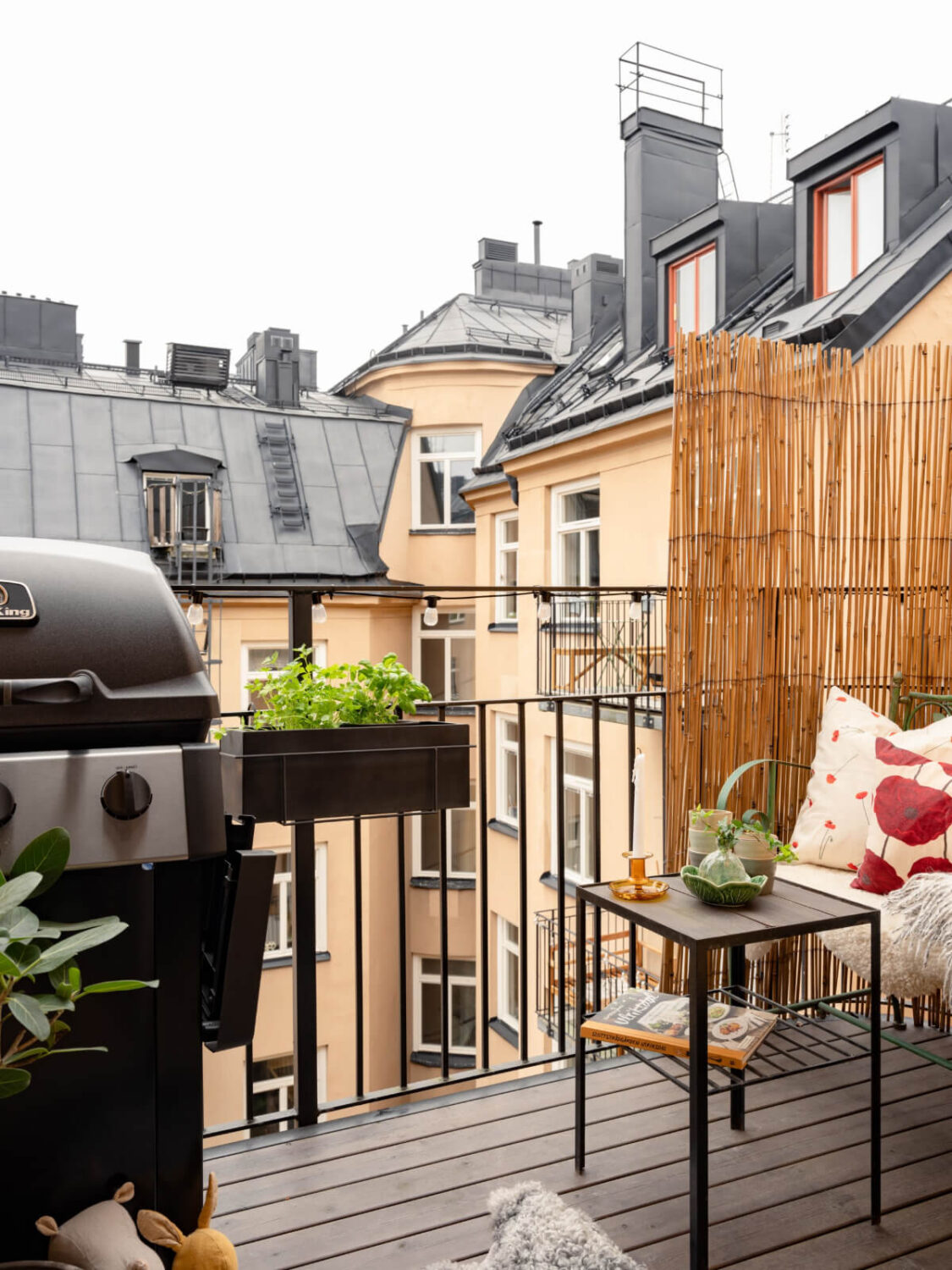 Soft Color Tones in a Renovated Turn-of-the-Century Apartment 12 balcony