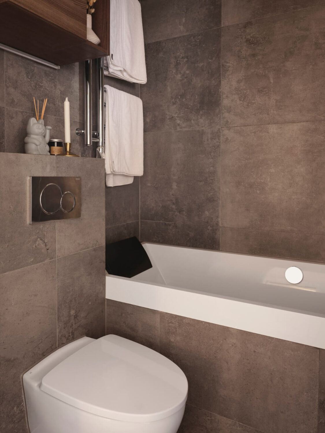 A Light-Filled 1920s Apartment with Two Spacious Balconies 29 bathroom gray tiles