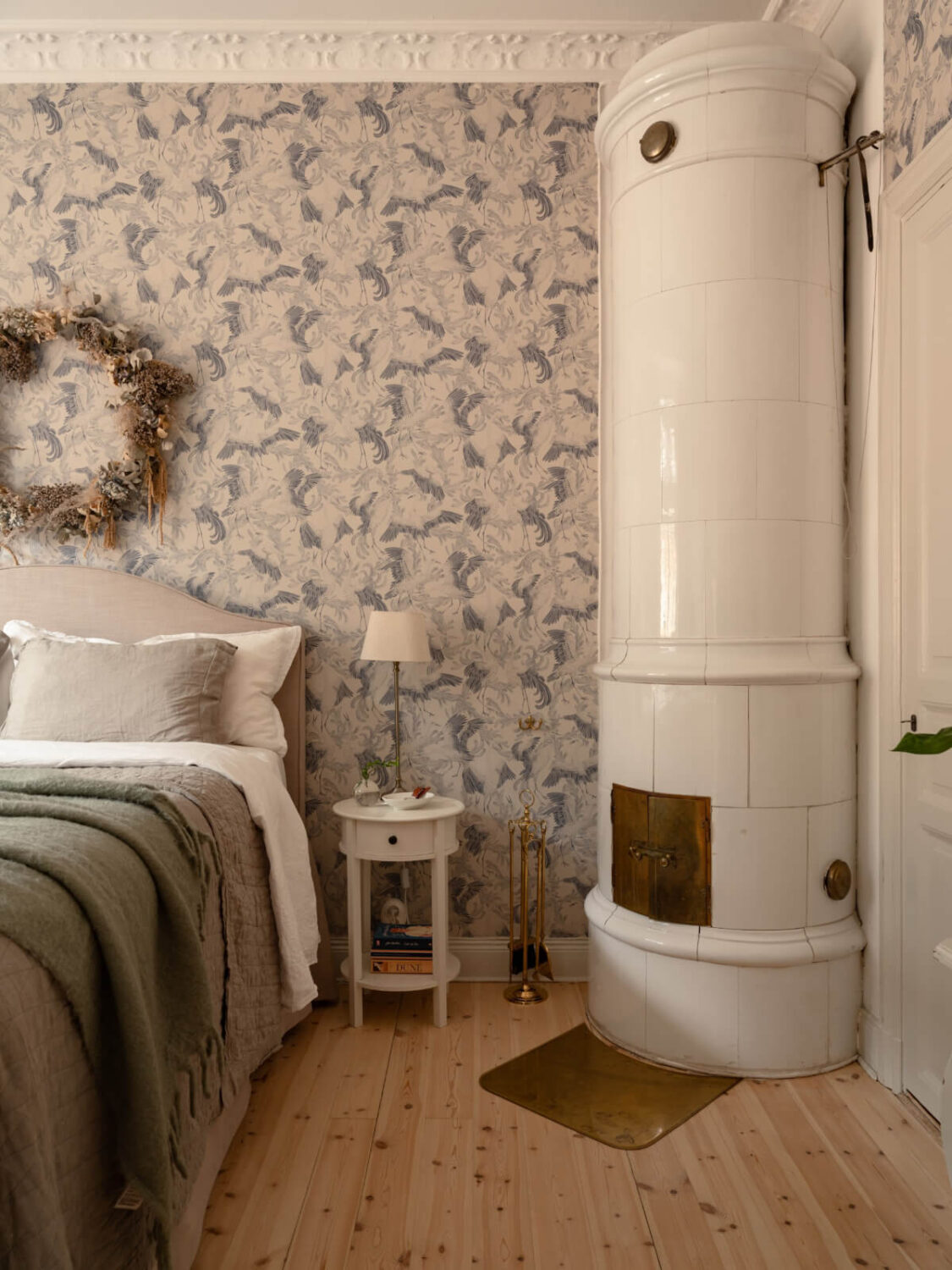 Soft Color Tones in a Renovated Turn-of-the-Century Apartment 22 bedroom fireplace