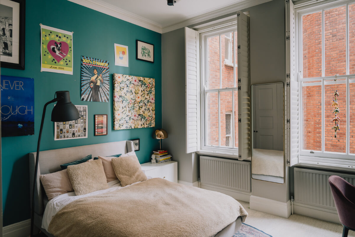 A Stunning Edwardian Apartment with High Ceilings and Period Details 18 bedroom teal blue wall