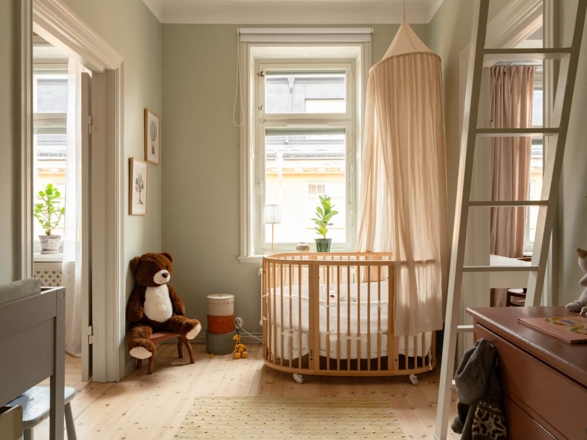 Soft Color Tones in a Renovated Turn-of-the-Century Apartment 17 childrens bedroom