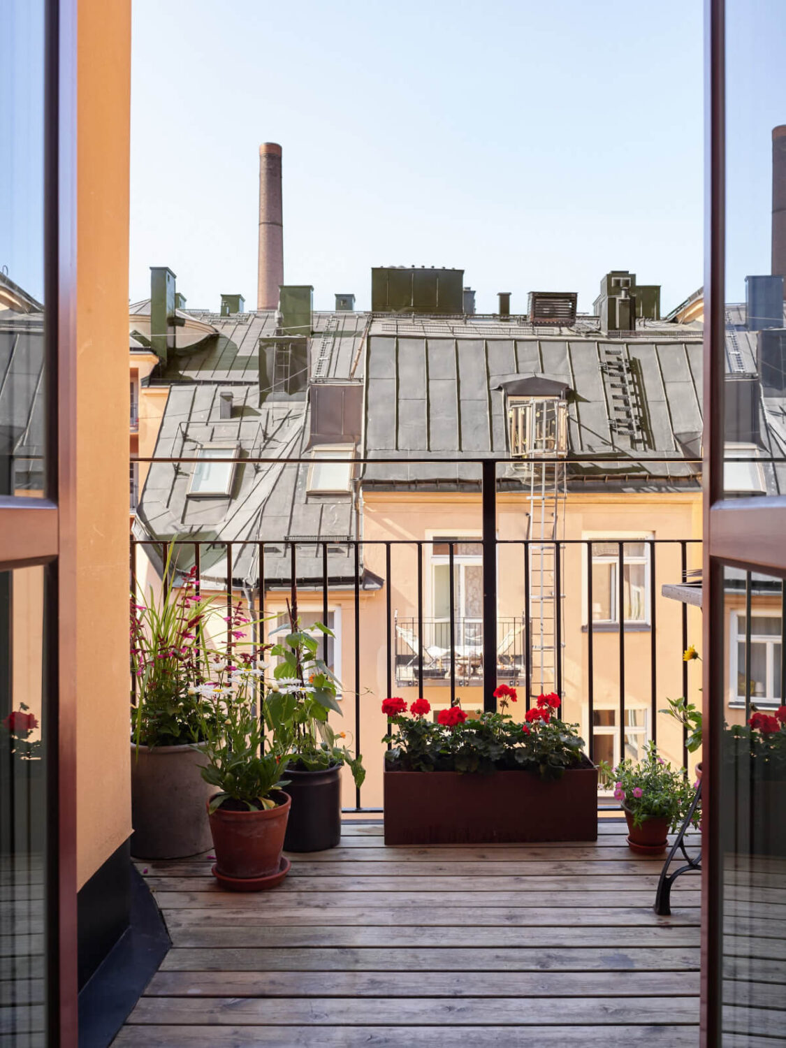 Soft Color Tones in a Renovated Turn-of-the-Century Apartment 11 courtyard balcony