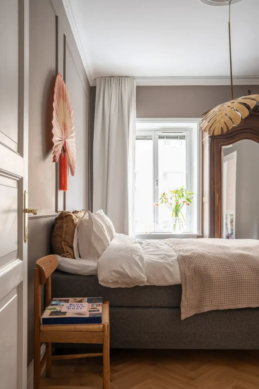 A Green Kitchen in a Classic Scandinavian Apartment 13 gray bedroom