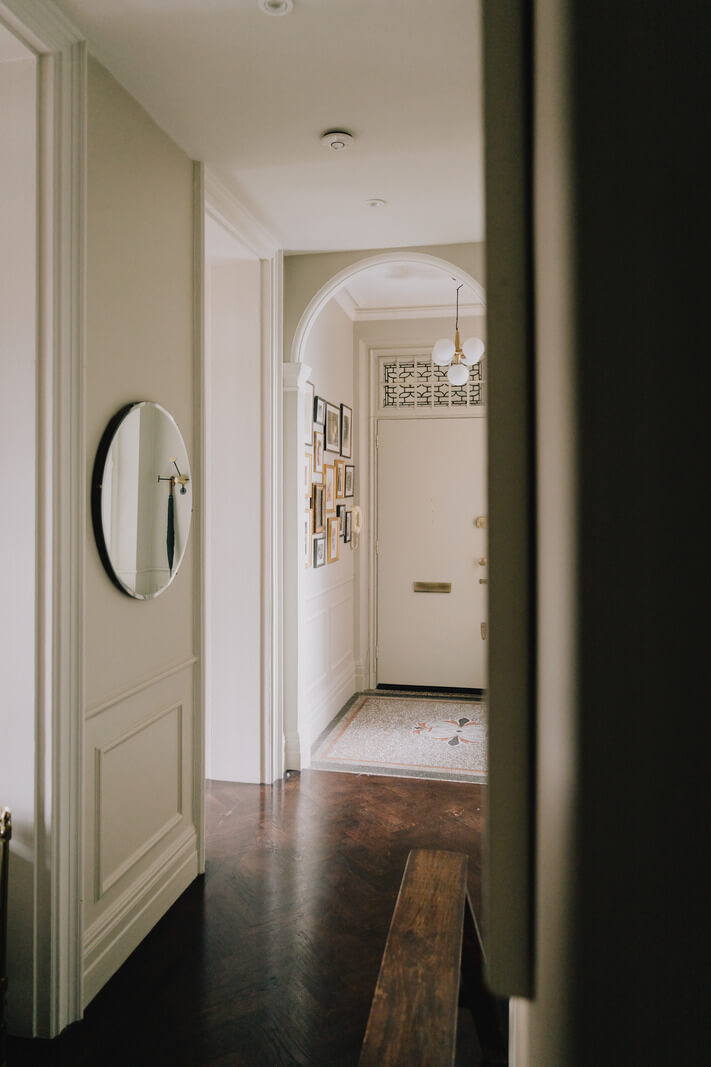 A Stunning Edwardian Apartment with High Ceilings and Period Details 11 hall