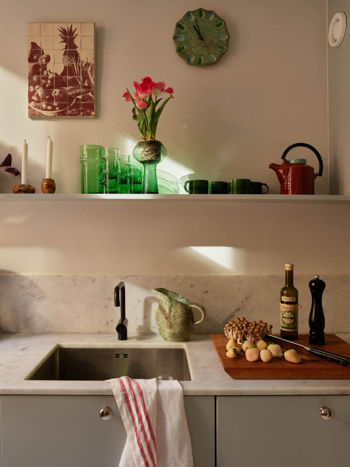 Revisiting a Bright Scandi Apartment with a Gray Kitchen 10 kitchen detail