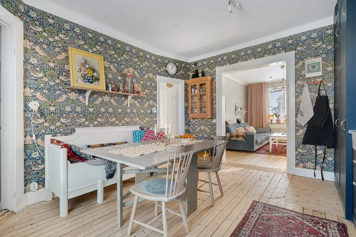 A Charming Early 20th-Century Family Home in Sweden 6 kitchen table wallpaper