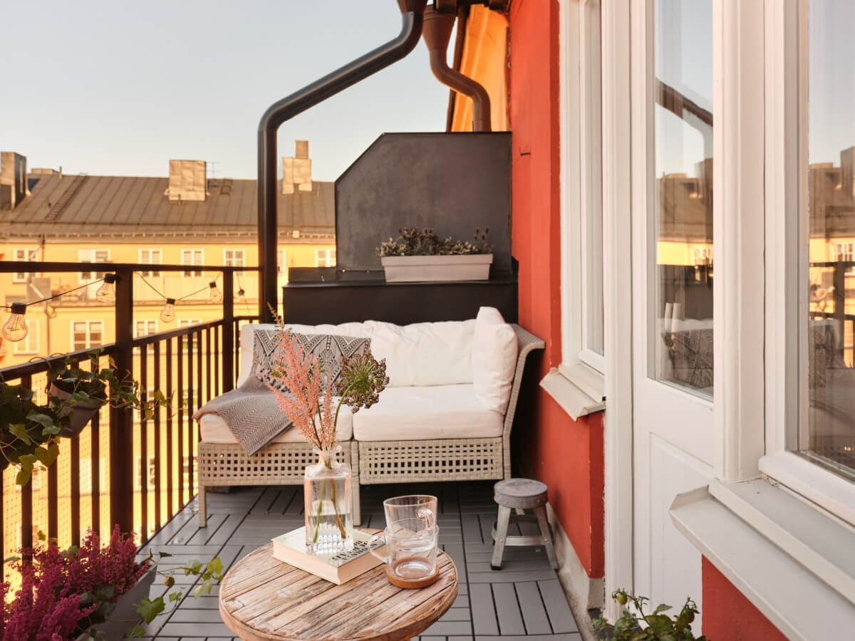 A Light-Filled 1920s Apartment with Two Spacious Balconies 6 living room balcony