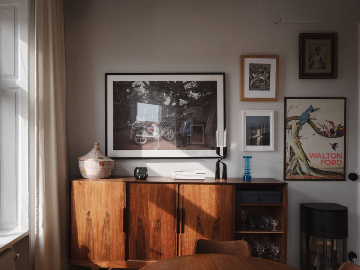 Gray Tones and Built-in Storage in a Charming Corner Apartment 3 living room detail