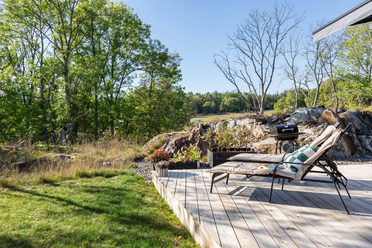 A Modern Tiny House in the Swedish Archipelago 11 lounge deck tiny house