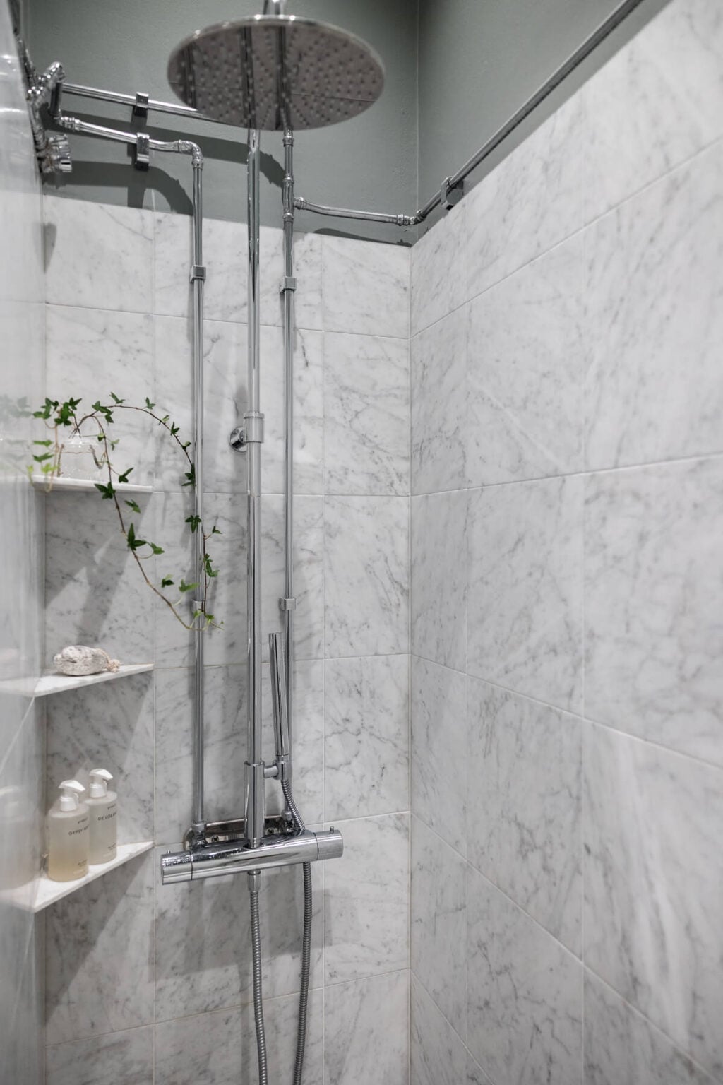 A Luxurious Stockholm Apartment with Period Features and a Blue ... - Light Impressions From Spacious Master Showers In Luxury Sweden Apartments