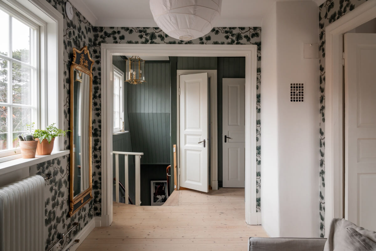 Turn-of-the-Century Charm Meets Modern Comfort in a Swedish House 18 open space first floor