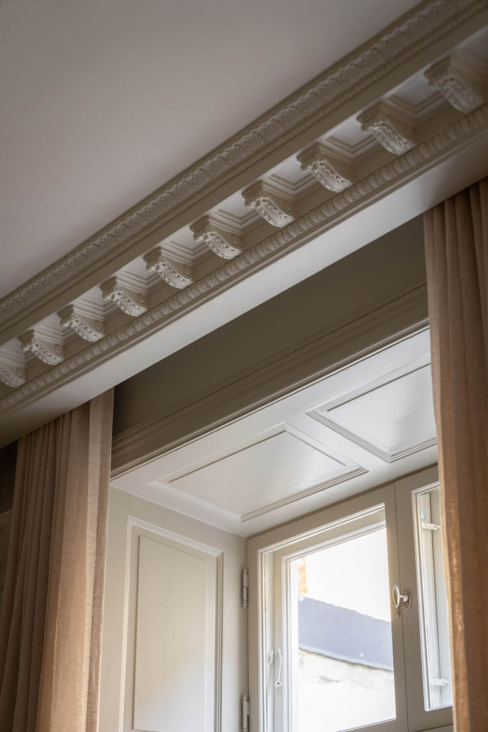 Hotel-Style Interiors in a Late 19th Century Apartment in Stockholm 5 period details