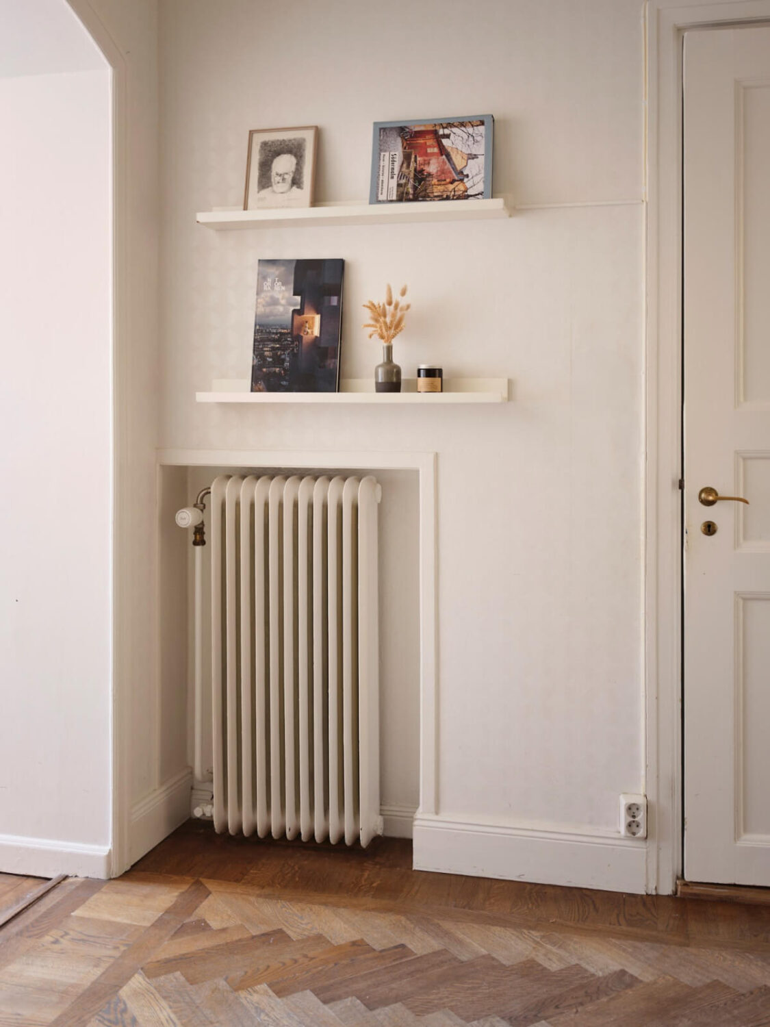 A Light-Filled 1920s Apartment with Two Spacious Balconies 12 shelves