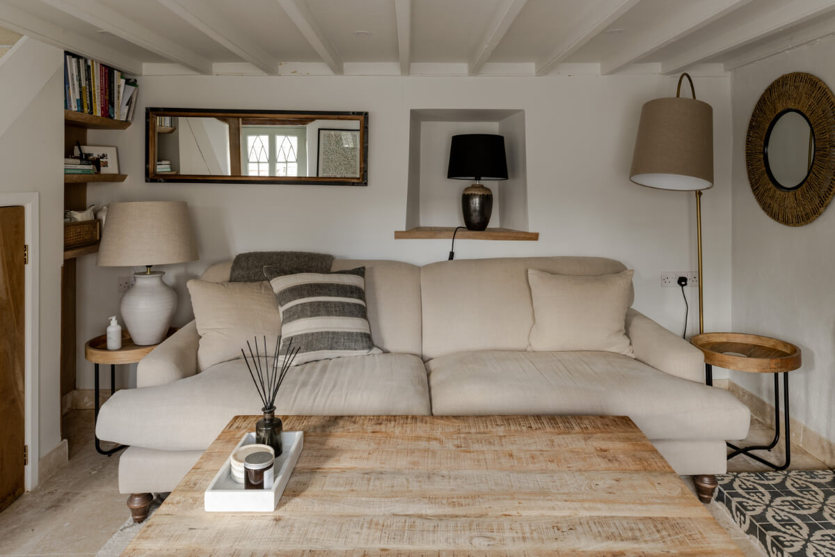 small cottage living room bookshelves
