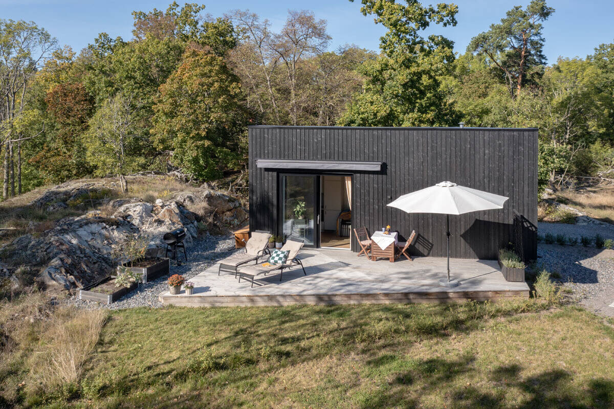 A Modern Tiny House in the Swedish Archipelago 12 tiny house sweden