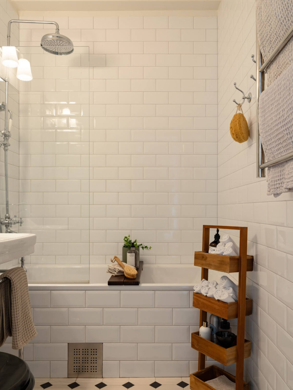 Soft Color Tones in a Renovated Turn-of-the-Century Apartment 31 white bathroom tiles