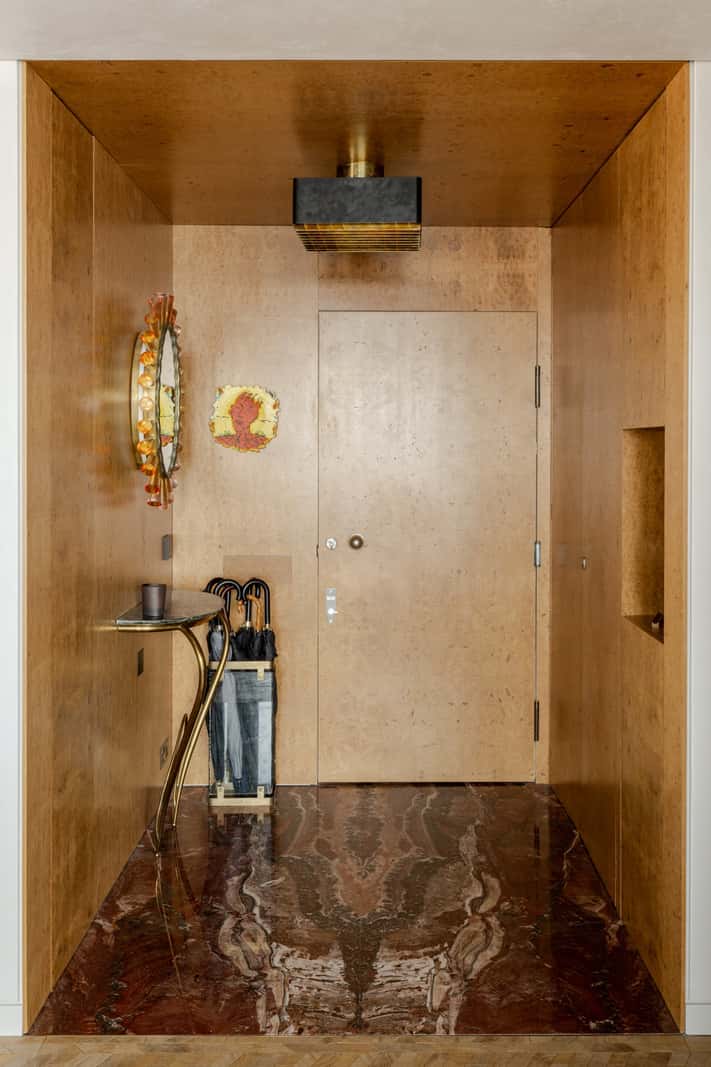 a0O0X00000QXTjpUAH N22 webres Oak and Marble in a Spectacular Brutalist Apartment in London