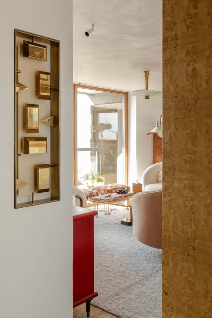 a0O0X00000QXTjpUAH N63 webres Oak and Marble in a Spectacular Brutalist Apartment in London